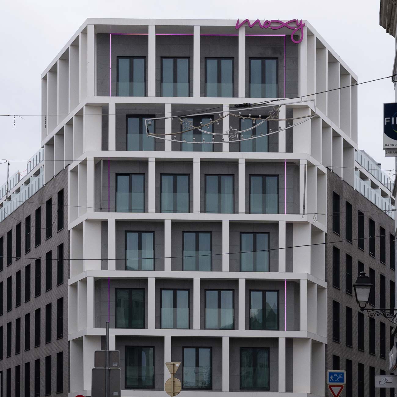 Commercial painting hotel Moxy Brussels